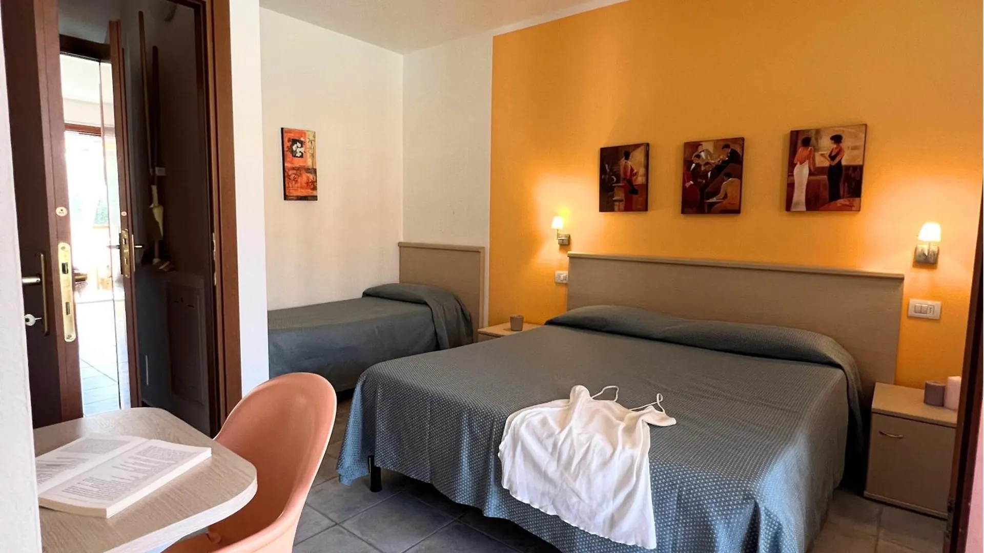 Residence Talamone Il Poderino 2*,  Italy